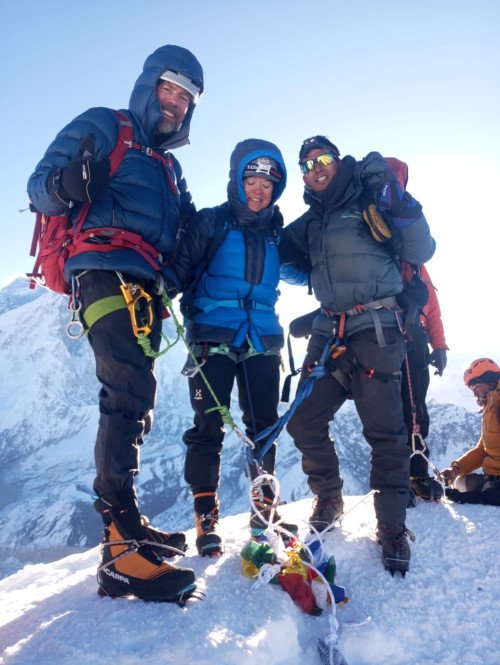 Lobuche Peak via Gokyo Chola Pass EBC